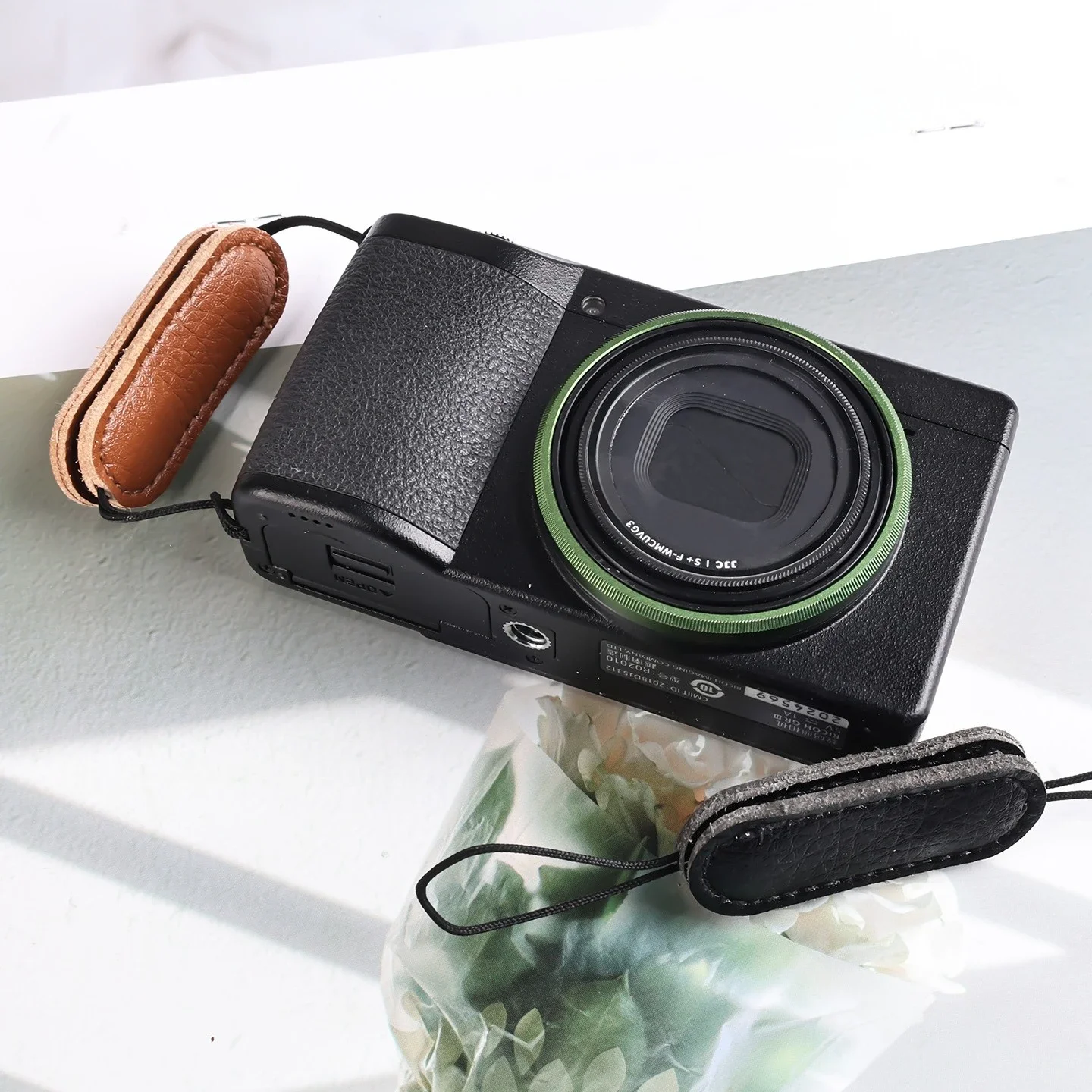 本革カメラフィンガーリングストラップリコー GR GR2 G - Camera Strap Leather のレビューと価格